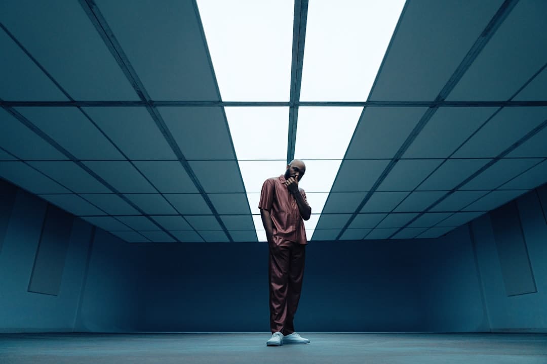 心的光亮公益联合张艺兴的钢铁贝壳 为青岛环卫工人送上夏天清凉
